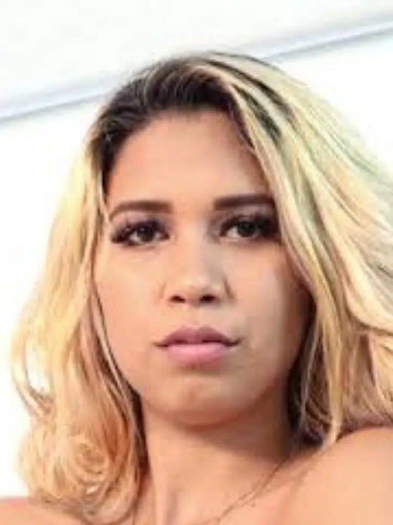 Avril Santana Biography: Wiki, Age, Career, Height, Weight, Husband, Net Worth & More